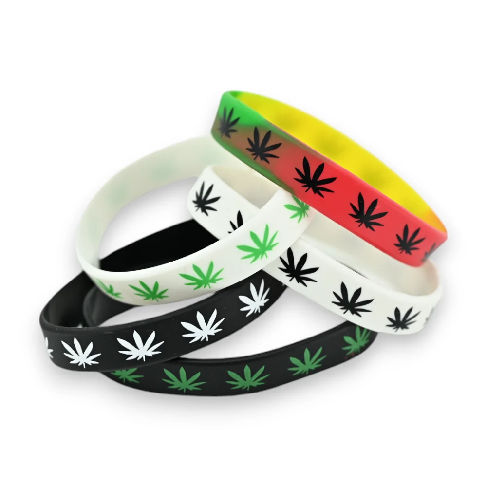 Lot de 5 bracelets silicone cannabis CBD